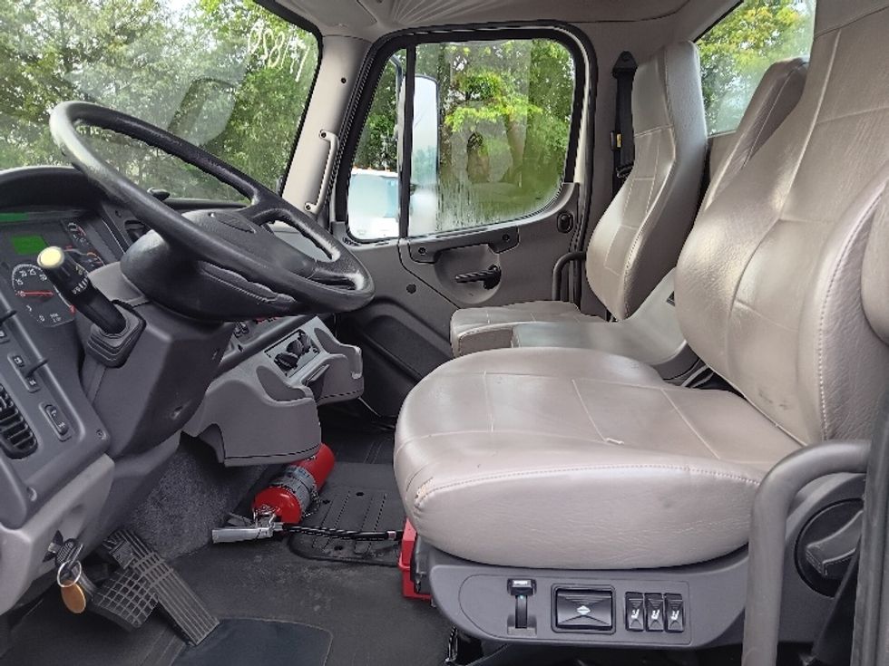 Day Cab Tractor-Heavy Duty Tractors-Freightliner-2018-M2-Blountville-TN-100,594\n\t\tmiles-$ 55,750 - Image 10
