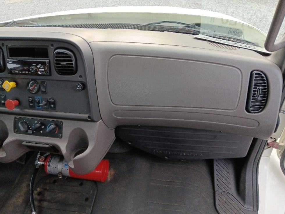 Day Cab Tractor-Heavy Duty Tractors-Freightliner-2018-M2-Blountville-TN-100,594\n\t\tmiles-$ 55,750 - Image 13