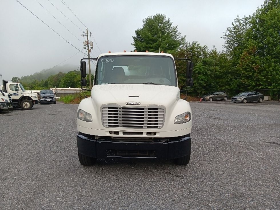 Day Cab Tractor-Heavy Duty Tractors-Freightliner-2018-M2-Blountville-TN-100,594\n\t\tmiles-$ 55,750 - Image 2