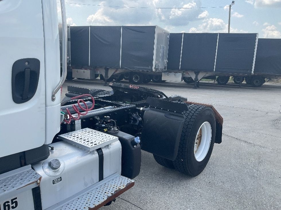 Day Cab Tractor-Heavy Duty Tractors-Freightliner-2018-M2-Bowling Green-KY-109,731\n\t\tmiles-$ 47,750 - Image 19