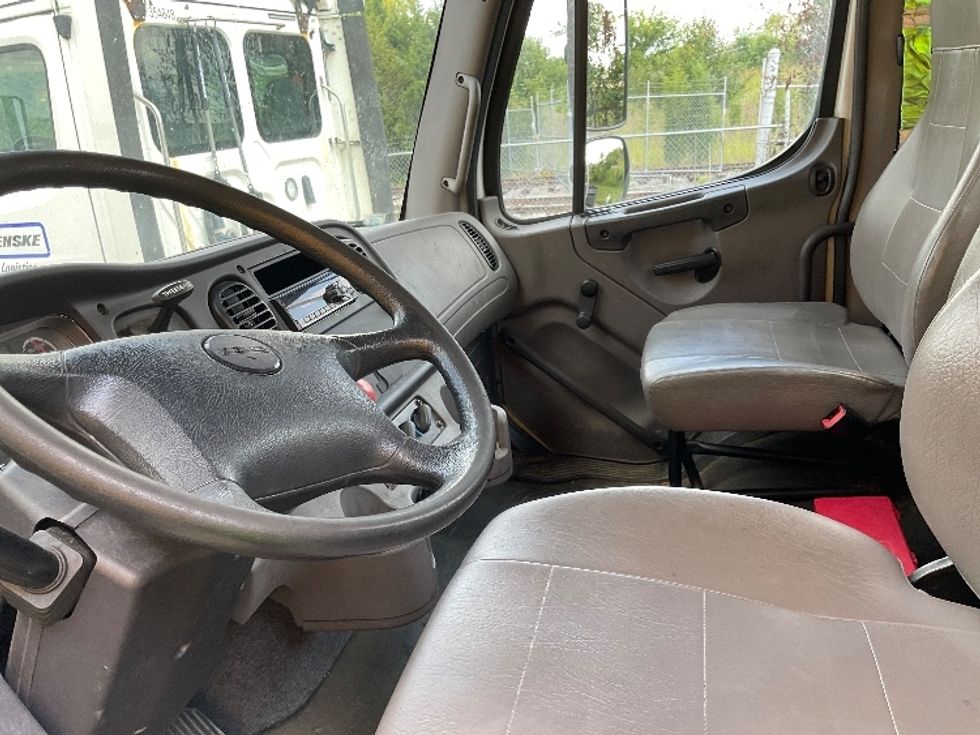 Day Cab Tractor-Heavy Duty Tractors-Freightliner-2018-M2-Bowling Green-KY-157,387\n\t\tmiles-$ 45,250 - Image 10