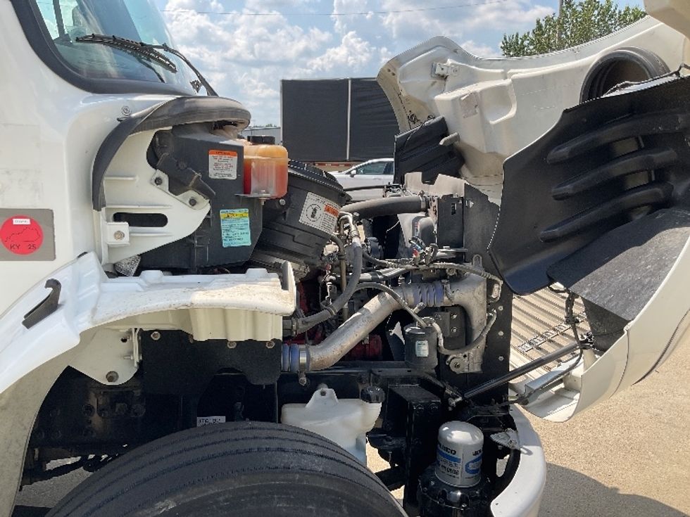 Day Cab Tractor-Heavy Duty Tractors-Freightliner-2018-M2-Bowling Green-KY-157,387\n\t\tmiles-$ 45,250 - Image 15