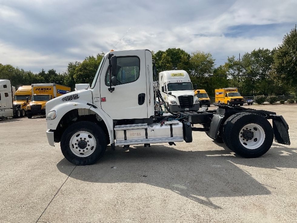 Day Cab Tractor-Heavy Duty Tractors-Freightliner-2018-M2-Bowling Green-KY-157,387\n\t\tmiles-$ 45,250 - Image 4