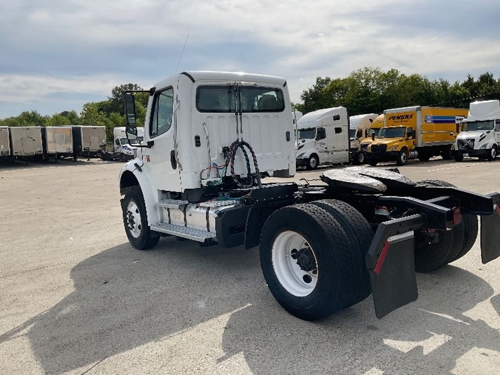 Day Cab Tractor-Heavy Duty Tractors-Freightliner-2018-M2-Bowling Green-KY-157,387\n\t\tmiles-$ 45,250 - Image 5