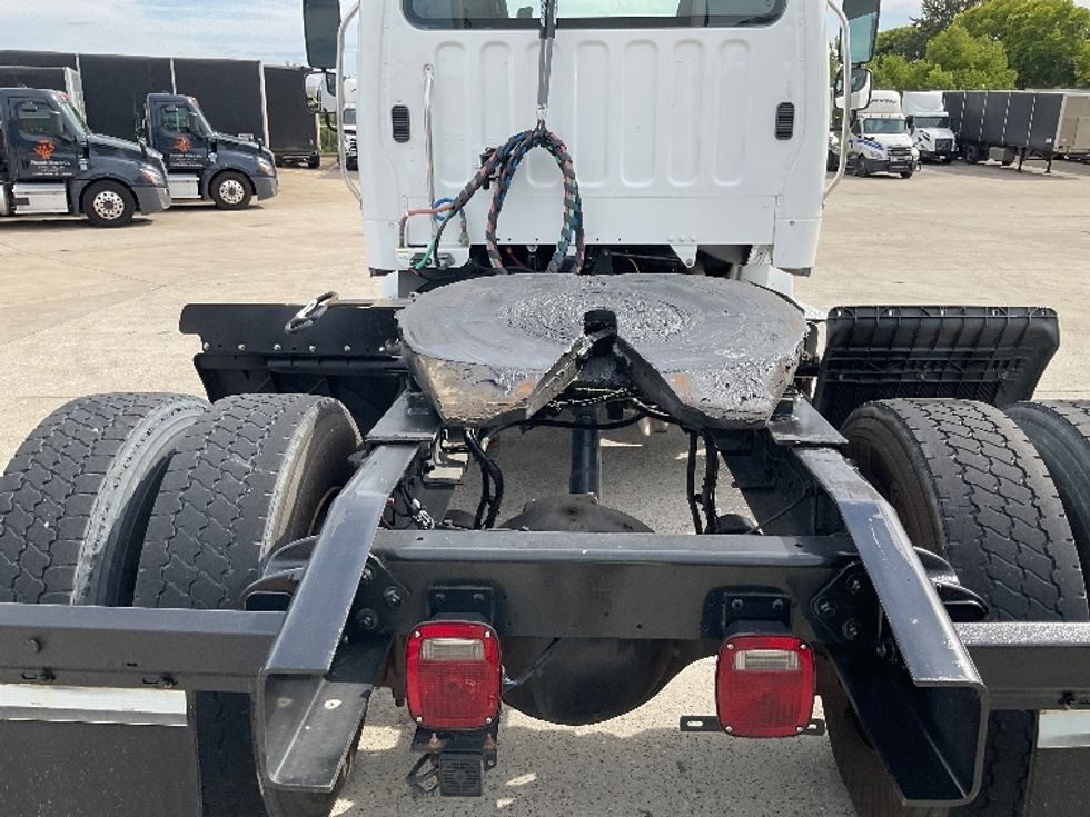 Day Cab Tractor-Heavy Duty Tractors-Freightliner-2018-M2-Bowling Green-KY-157,387\n\t\tmiles-$ 45,250 - Image 6
