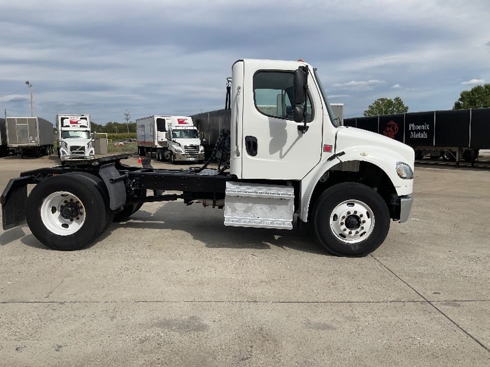 Day Cab Tractor-Heavy Duty Tractors-Freightliner-2018-M2-Bowling Green-KY-157,387\n\t\tmiles-$ 45,250 - Image 8