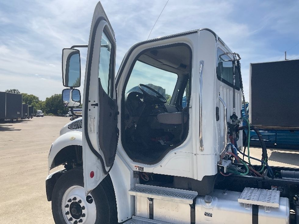 Day Cab Tractor-Heavy Duty Tractors-Freightliner-2018-M2-Bowling Green-KY-157,551\n\t\tmiles-$ 45,250 - Image 9