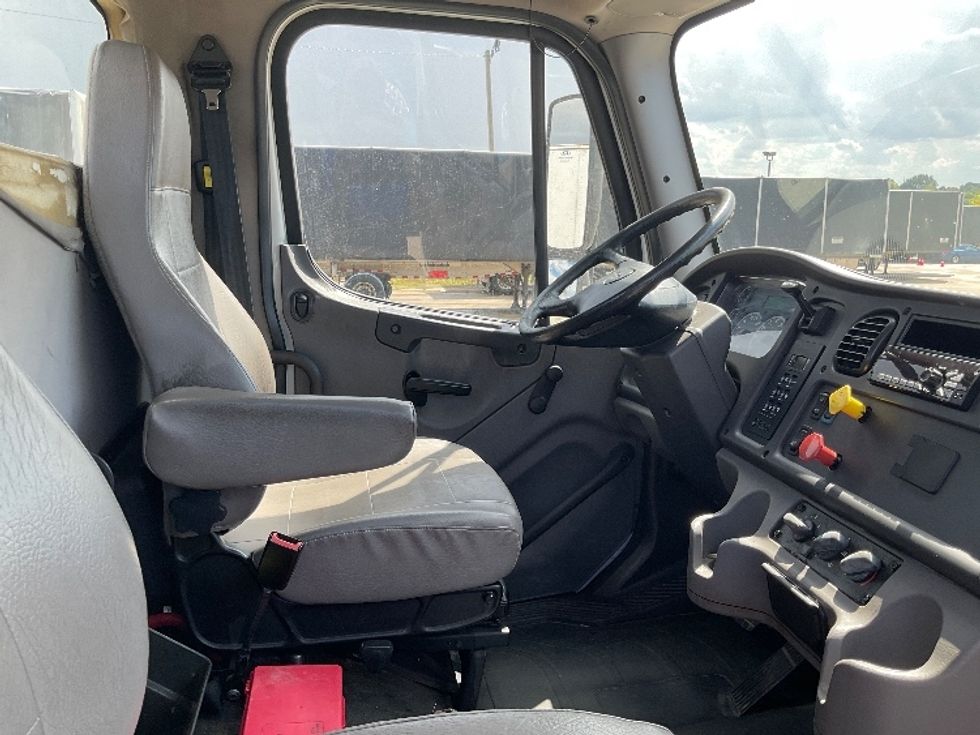 Day Cab Tractor-Heavy Duty Tractors-Freightliner-2018-M2-Bowling Green-KY-167,034\n\t\tmiles-$ 44,750 - Image 14