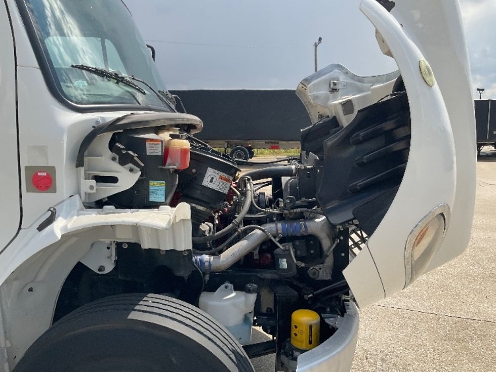Day Cab Tractor-Heavy Duty Tractors-Freightliner-2018-M2-Bowling Green-KY-167,034\n\t\tmiles-$ 44,750 - Image 15