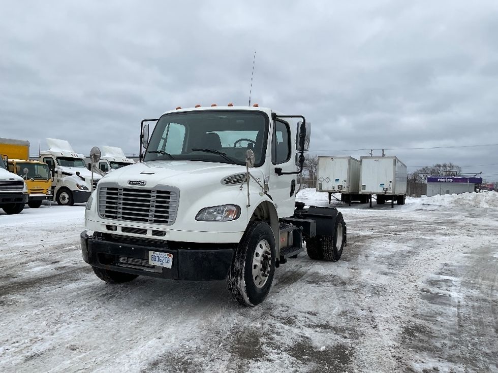 Day Cab Tractor-Heavy Duty Tractors-Freightliner-2018-M2-Byron Center-MI-151,477\n\t\tmiles-$ 45,250 - Image 3