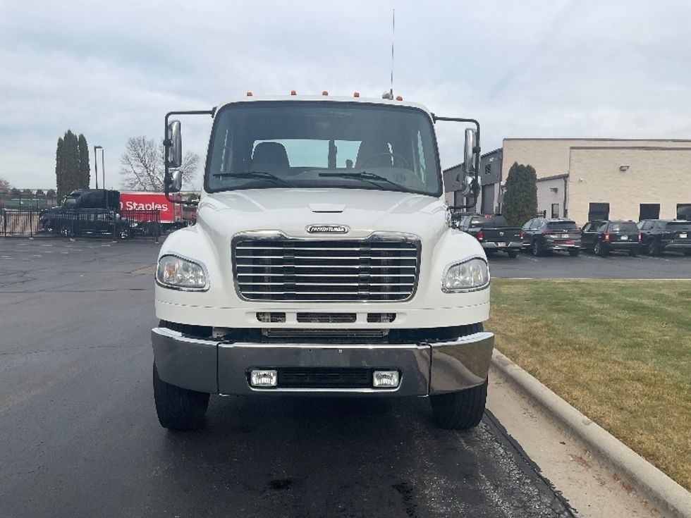 Day Cab Tractor-Heavy Duty Tractors-Freightliner-2018-M2-De Pere-WI-137,924\n\t\tmiles-$ 47,000 - Image 2