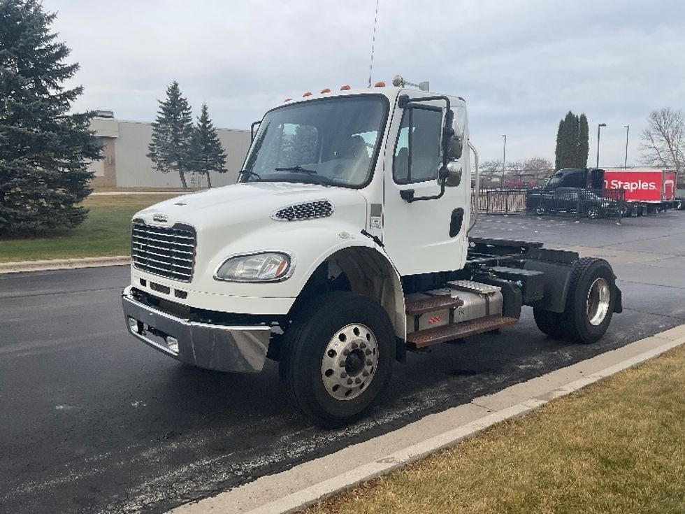 Day Cab Tractor-Heavy Duty Tractors-Freightliner-2018-M2-De Pere-WI-137,924\n\t\tmiles-$ 47,000 - Image 3