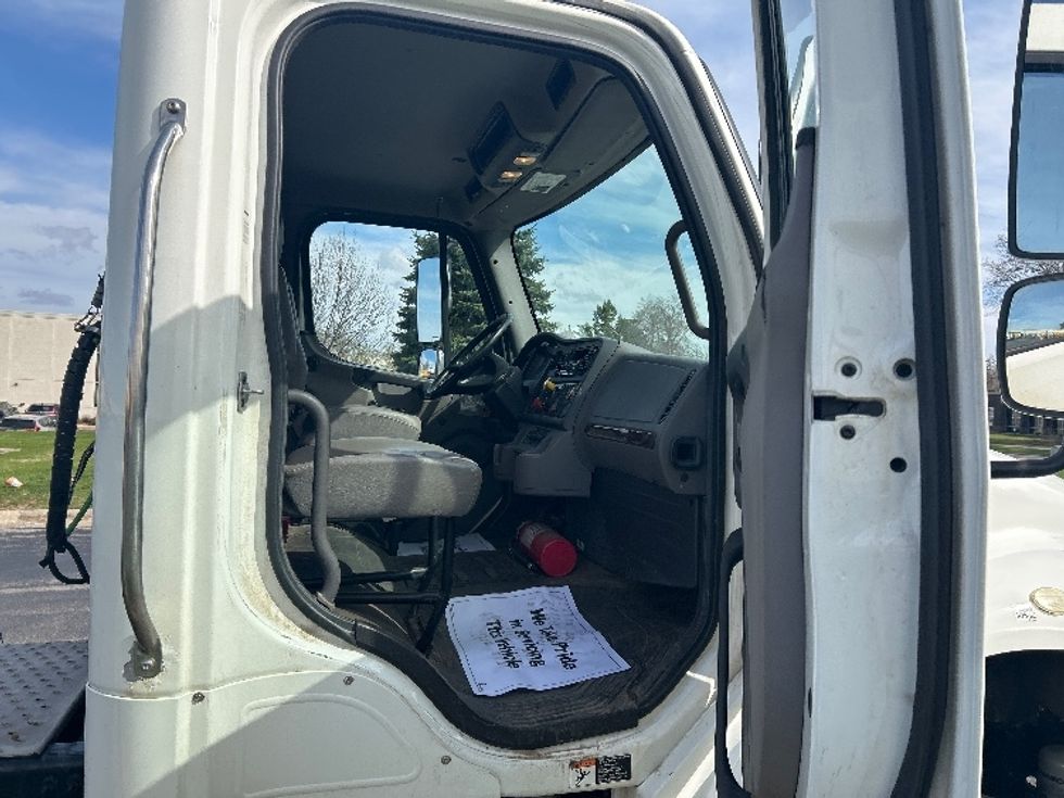 Day Cab Tractor-Heavy Duty Tractors-Freightliner-2018-M2-De Pere-WI-145,480\n\t\tmiles-$ 41,500 - Image 12