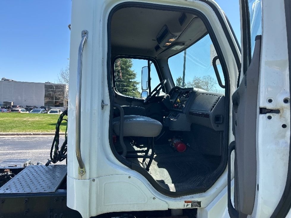 Day Cab Tractor-Heavy Duty Tractors-Freightliner-2018-M2-De Pere-WI-159,959\n\t\tmiles-$ 39,000 - Image 12