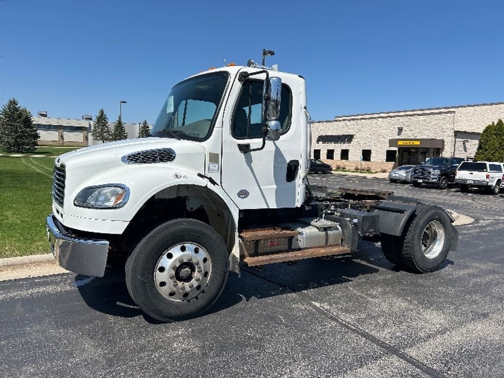 Day Cab Tractor-Heavy Duty Tractors-Freightliner-2018-M2-De Pere-WI-159,959\n\t\tmiles-$ 39,000 - Image 3
