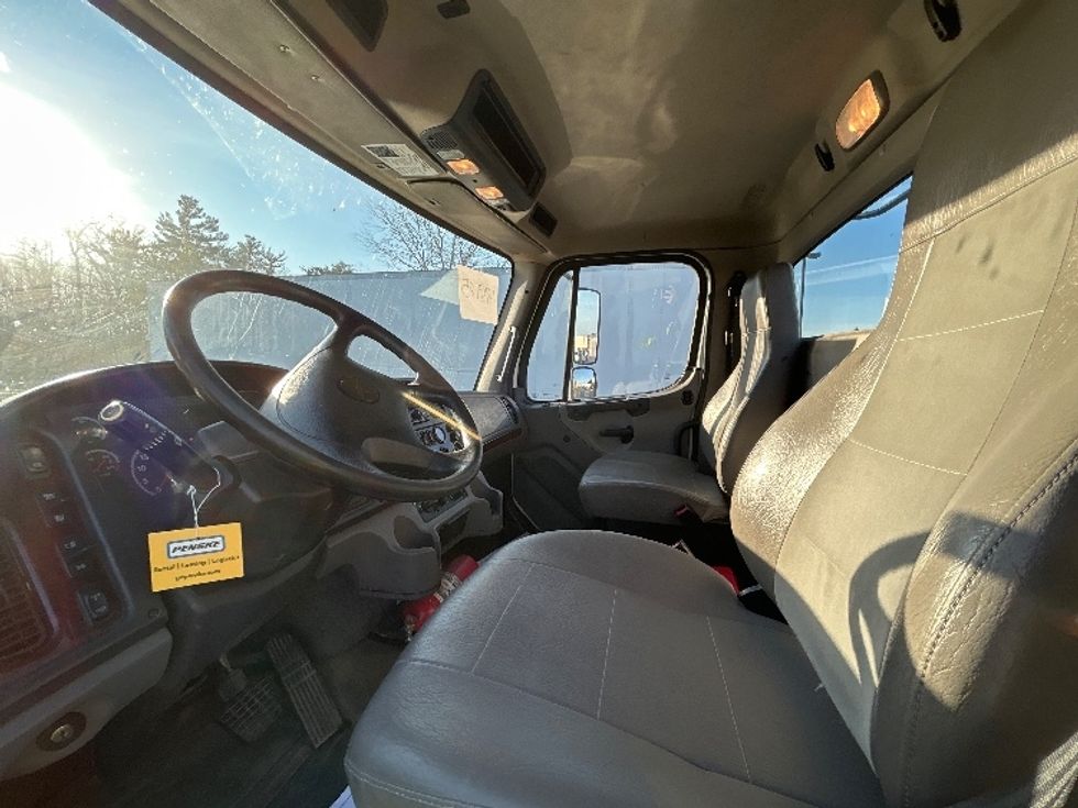 Day Cab Tractor-Heavy Duty Tractors-Freightliner-2018-M2-De Pere-WI-162,345\n\t\tmiles-$ 45,750 - Image 10