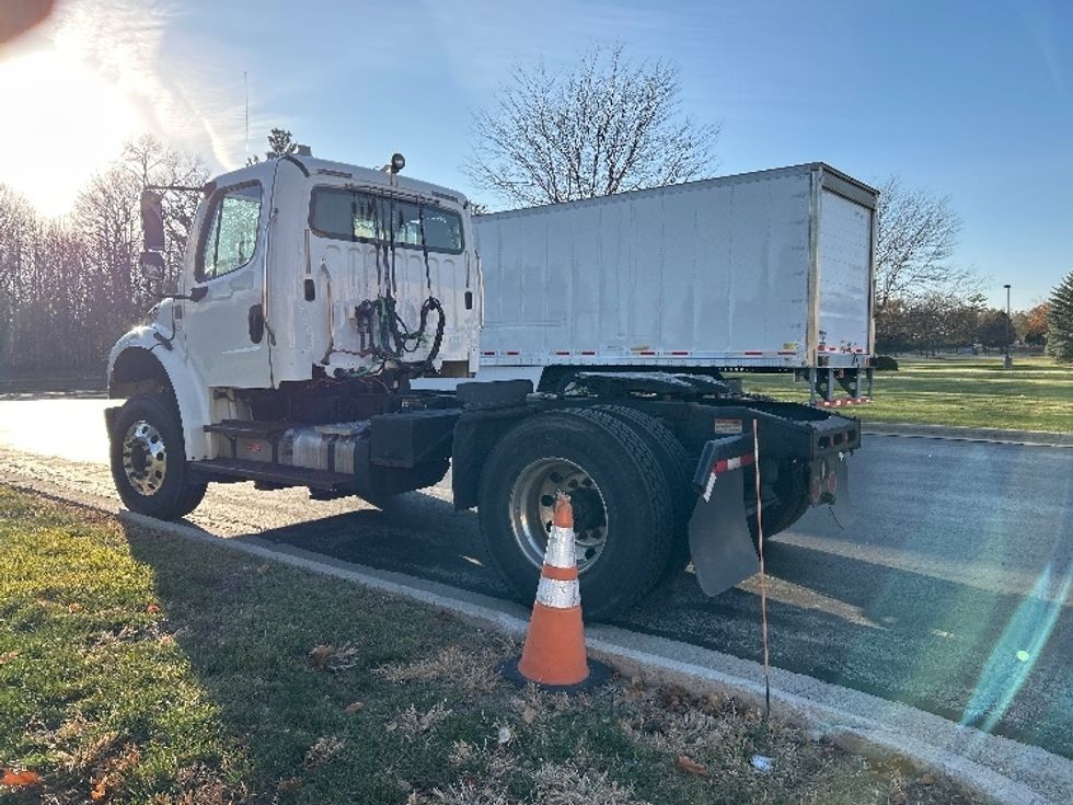Day Cab Tractor-Heavy Duty Tractors-Freightliner-2018-M2-De Pere-WI-162,345\n\t\tmiles-$ 45,750 - Image 5