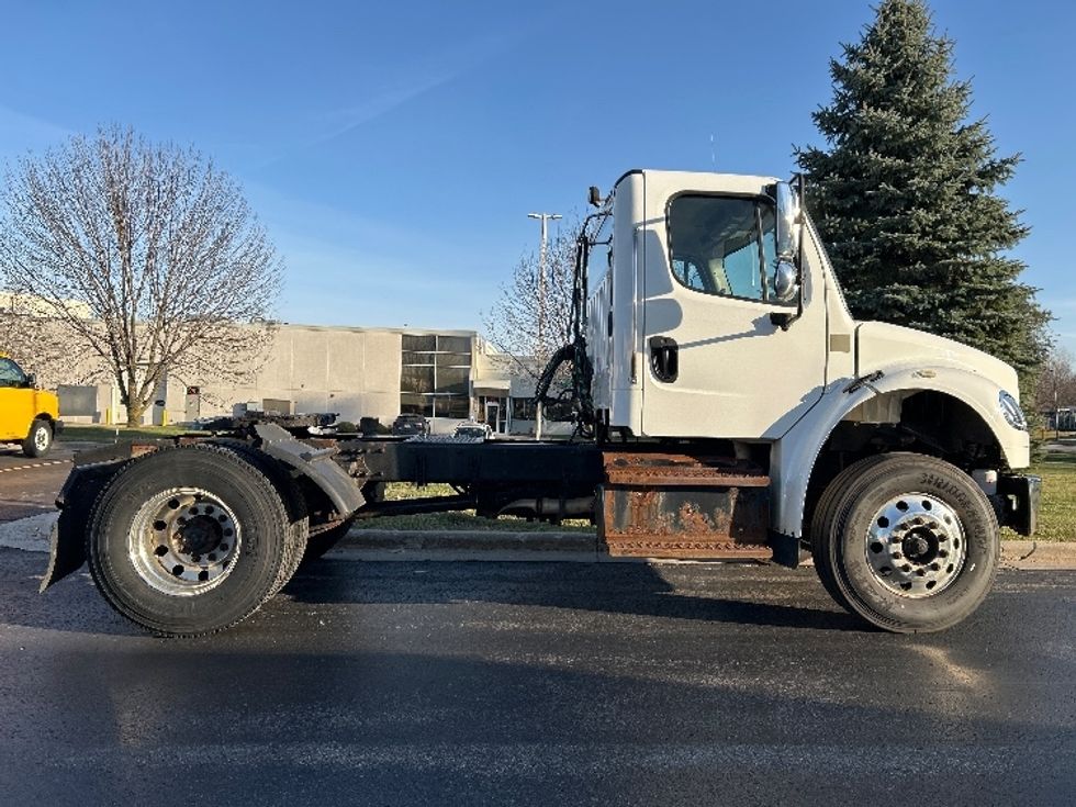 Day Cab Tractor-Heavy Duty Tractors-Freightliner-2018-M2-De Pere-WI-162,345\n\t\tmiles-$ 45,750 - Image 8