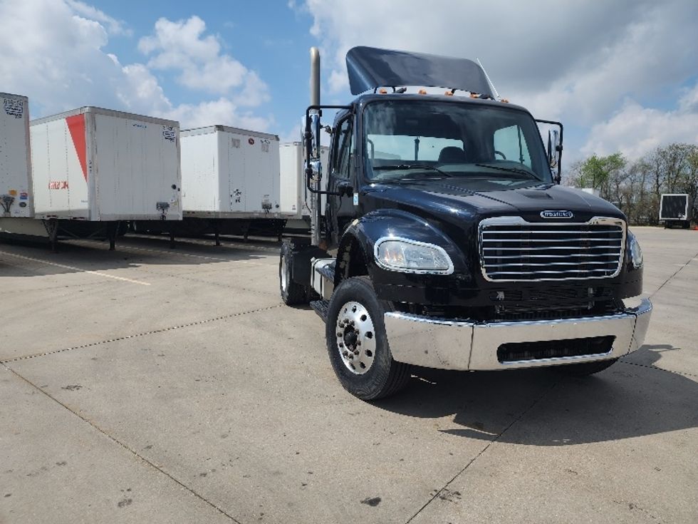 Day Cab Tractor-Heavy Duty Tractors-Freightliner-2018-M2-Elkhart-IN-155,060\n\t\tmiles-$ 45,250 - Image 1
