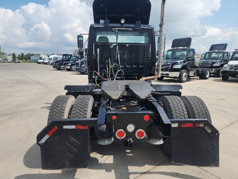 Day Cab Tractor-Heavy Duty Tractors-Freightliner-2018-M2-Elkhart-IN-155,060\n\t\tmiles-$ 45,250 - Image 6