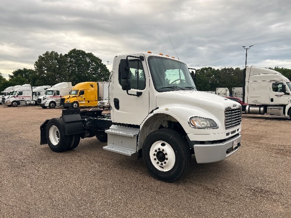 Day Cab Tractor-Heavy Duty Tractors-Freightliner-2018-M2-Jackson-MS-222,295\n\t\tmiles-$ 48,750 - Image 1
