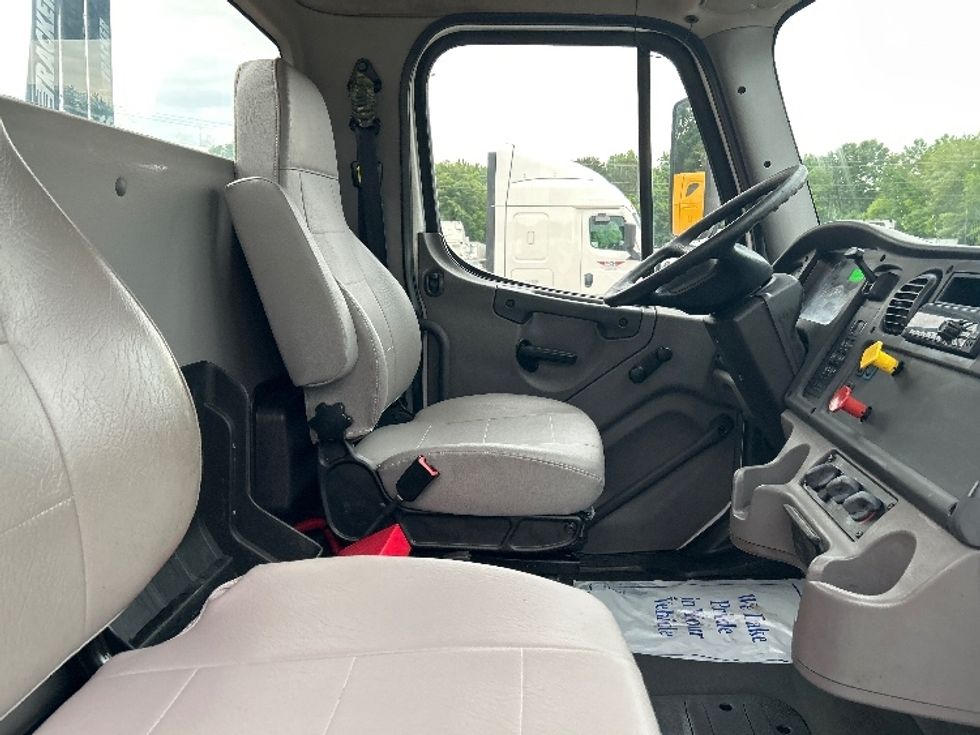 Day Cab Tractor-Heavy Duty Tractors-Freightliner-2018-M2-Jackson-MS-222,295\n\t\tmiles-$ 48,750 - Image 14