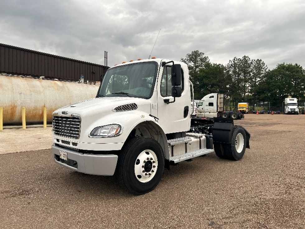 Day Cab Tractor-Heavy Duty Tractors-Freightliner-2018-M2-Jackson-MS-222,295\n\t\tmiles-$ 48,750 - Image 3