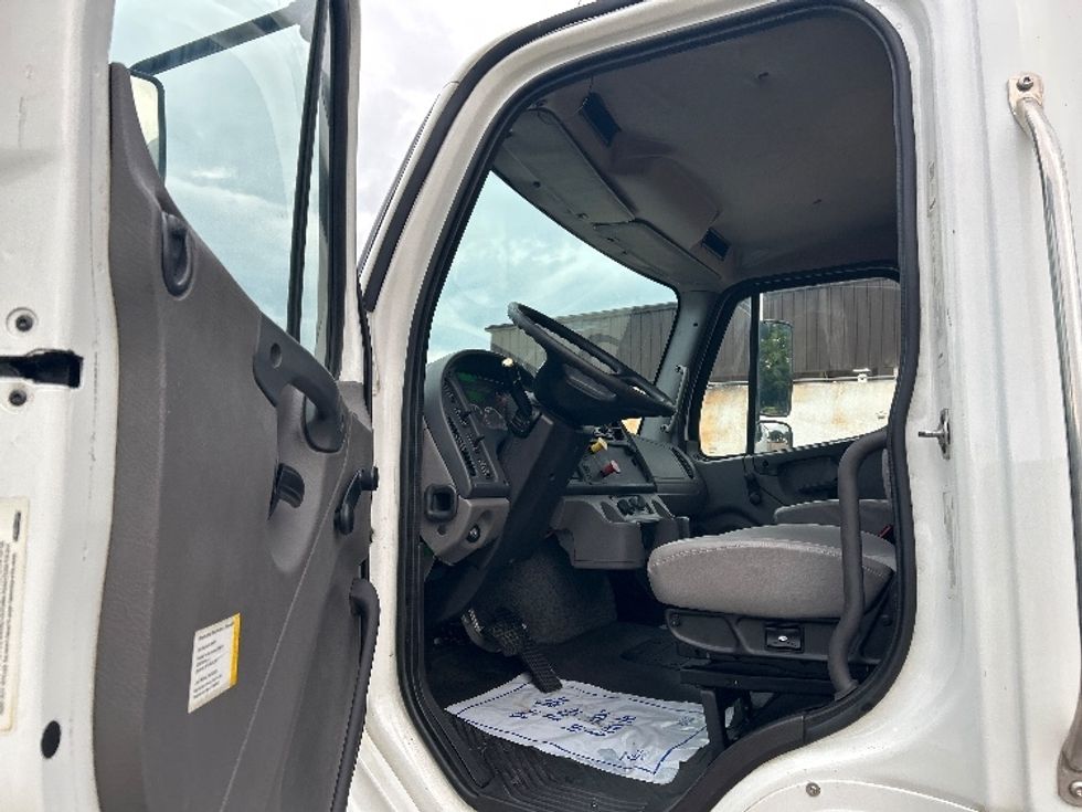 Day Cab Tractor-Heavy Duty Tractors-Freightliner-2018-M2-Jackson-MS-222,295\n\t\tmiles-$ 48,750 - Image 9