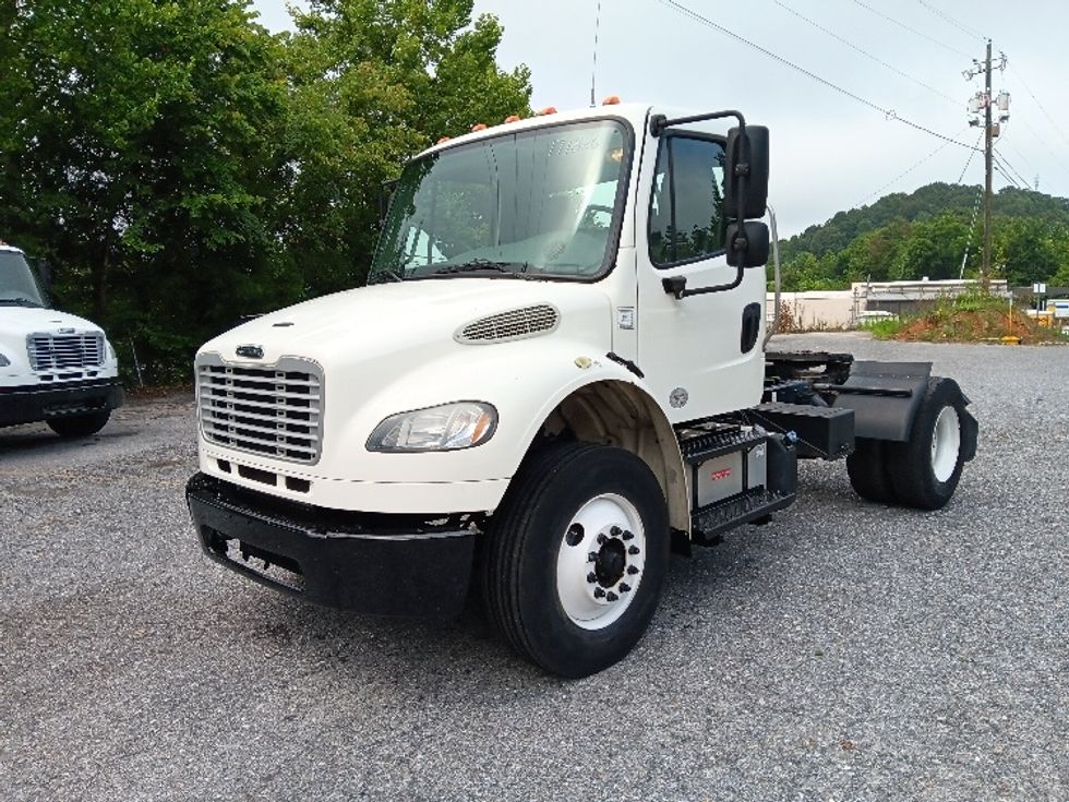 Day Cab Tractor-Heavy Duty Tractors-Freightliner-2018-M2-Morristown-TN-105,501\n\t\tmiles-$ 55,500 - Image 3