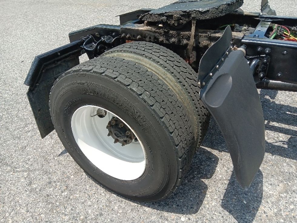 Day Cab Tractor-Heavy Duty Tractors-Freightliner-2018-M2-Morristown-TN-121,117\n\t\tmiles-$ 54,500 - Image 18