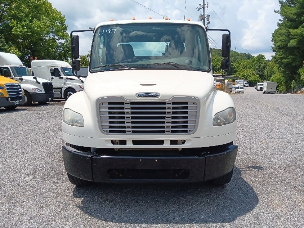 Day Cab Tractor-Heavy Duty Tractors-Freightliner-2018-M2-Morristown-TN-121,117\n\t\tmiles-$ 54,500 - Image 2