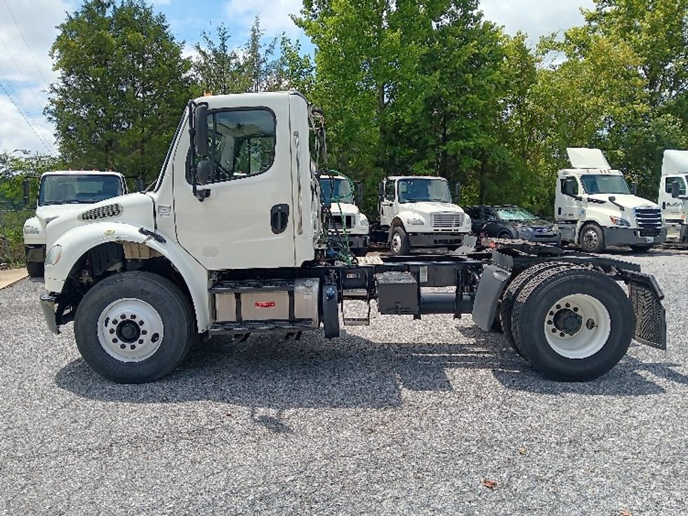 Day Cab Tractor-Heavy Duty Tractors-Freightliner-2018-M2-Morristown-TN-127,277\n\t\tmiles-$ 54,500 - Image 4