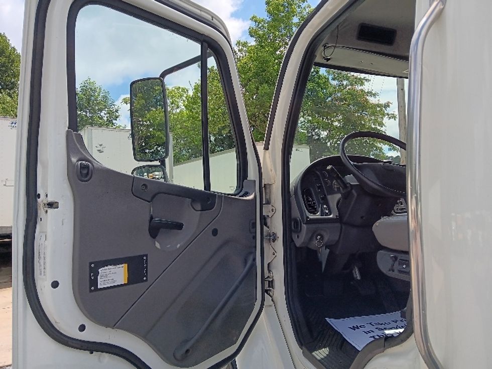 Day Cab Tractor-Heavy Duty Tractors-Freightliner-2018-M2-Morristown-TN-127,277\n\t\tmiles-$ 54,500 - Image 9