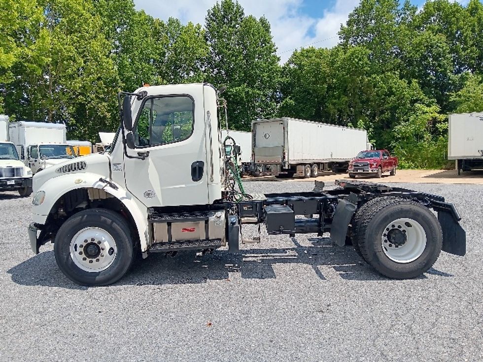 Day Cab Tractor-Heavy Duty Tractors-Freightliner-2018-M2-Morristown-TN-131,754\n\t\tmiles-$ 53,750 - Image 4