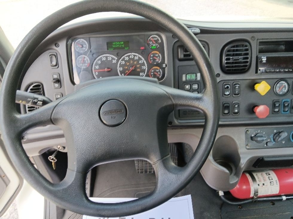 Day Cab Tractor-Heavy Duty Tractors-Freightliner-2018-M2-Morristown-TN-152,345\n\t\tmiles-$ 52,500 - Image 11