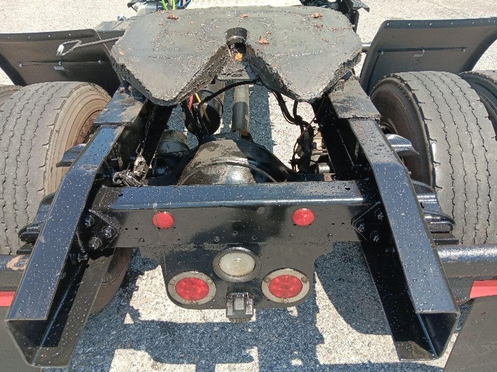 Day Cab Tractor-Heavy Duty Tractors-Freightliner-2018-M2-Morristown-TN-152,345\n\t\tmiles-$ 52,500 - Image 6