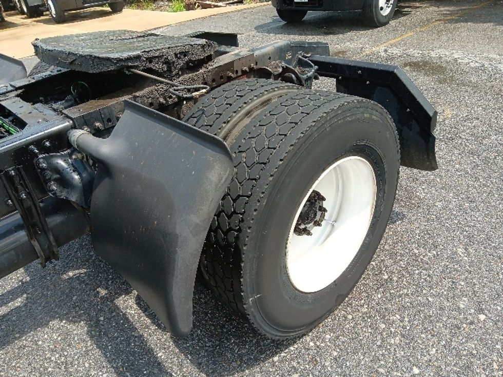 Day Cab Tractor-Heavy Duty Tractors-Freightliner-2018-M2-Morristown-TN-174,878\n\t\tmiles-$ 20,000 - Image 17