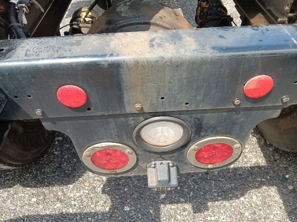 Day Cab Tractor-Heavy Duty Tractors-Freightliner-2018-M2-Morristown-TN-174,878\n\t\tmiles-$ 20,000 - Image 23