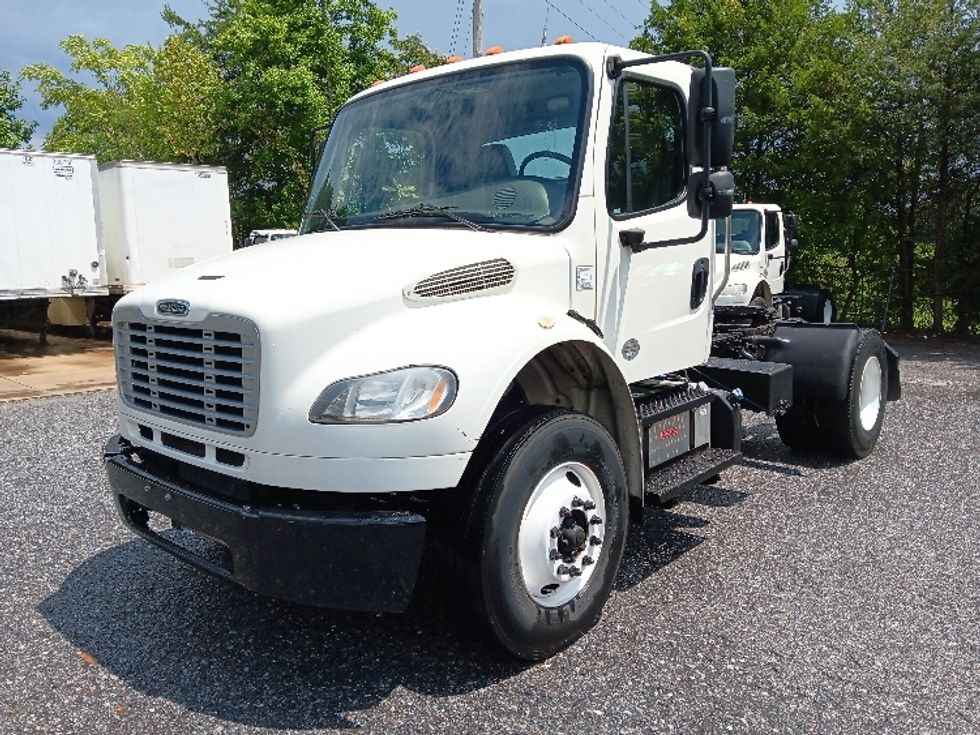 Day Cab Tractor-Heavy Duty Tractors-Freightliner-2018-M2-Morristown-TN-174,878\n\t\tmiles-$ 20,000 - Image 3