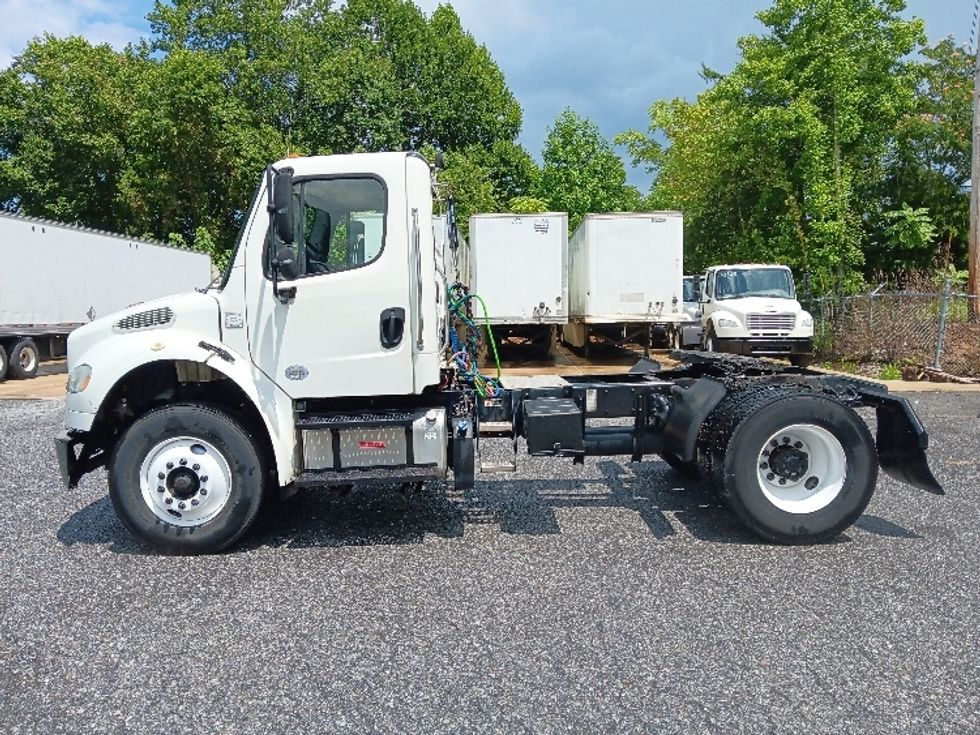 Day Cab Tractor-Heavy Duty Tractors-Freightliner-2018-M2-Morristown-TN-174,878\n\t\tmiles-$ 20,000 - Image 4