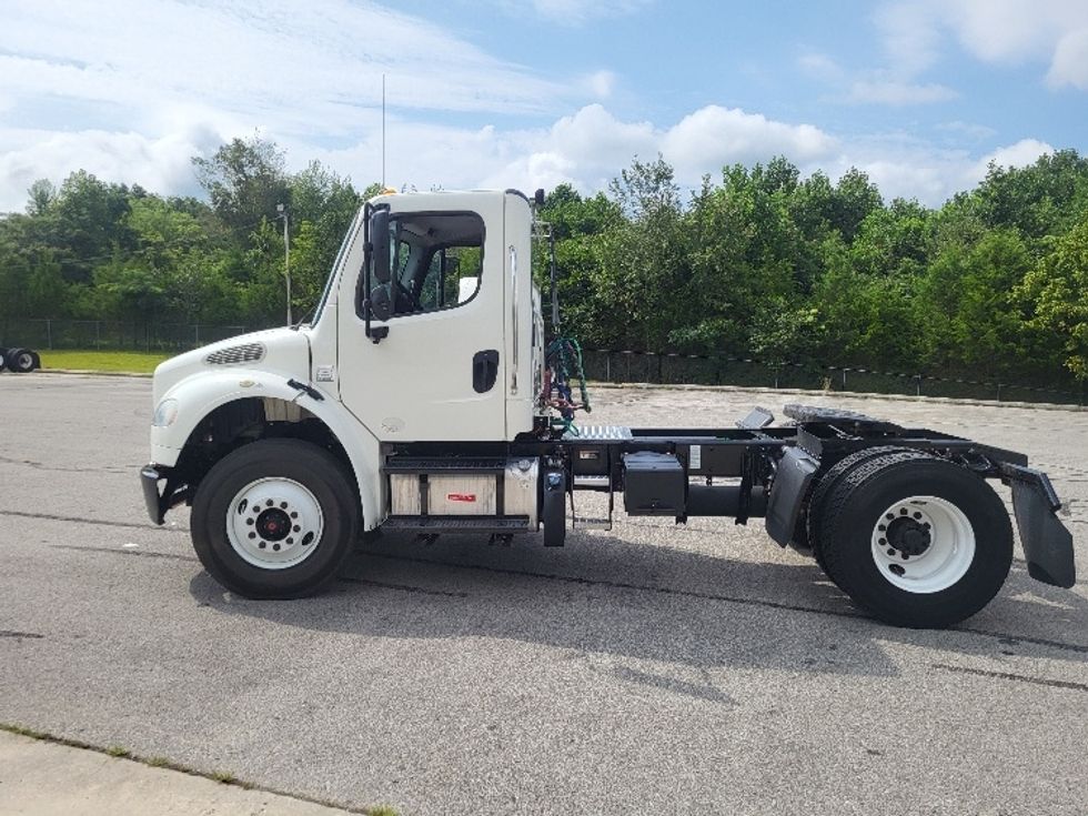 Day Cab Tractor-Heavy Duty Tractors-Freightliner-2018-M2-Morristown-TN-198,931\n\t\tmiles-$ 50,000 - Image 4
