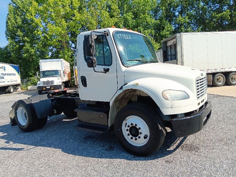Day Cab Tractor-Heavy Duty Tractors-Freightliner-2018-M2-Morristown-TN-199,397\n\t\tmiles-$ 50,000 - Image 1