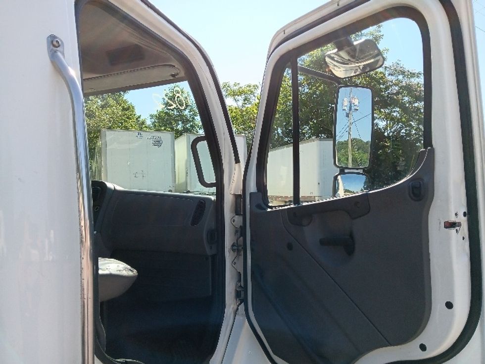 Day Cab Tractor-Heavy Duty Tractors-Freightliner-2018-M2-Morristown-TN-199,397\n\t\tmiles-$ 50,000 - Image 12