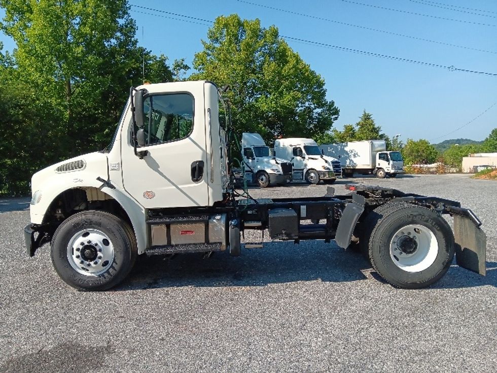 Day Cab Tractor-Heavy Duty Tractors-Freightliner-2018-M2-Morristown-TN-199,397\n\t\tmiles-$ 50,000 - Image 4