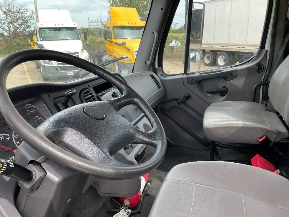 Day Cab Tractor-Heavy Duty Tractors-Freightliner-2018-M2-Oakland-KY-103,400\n\t\tmiles-$ 48,000 - Image 10