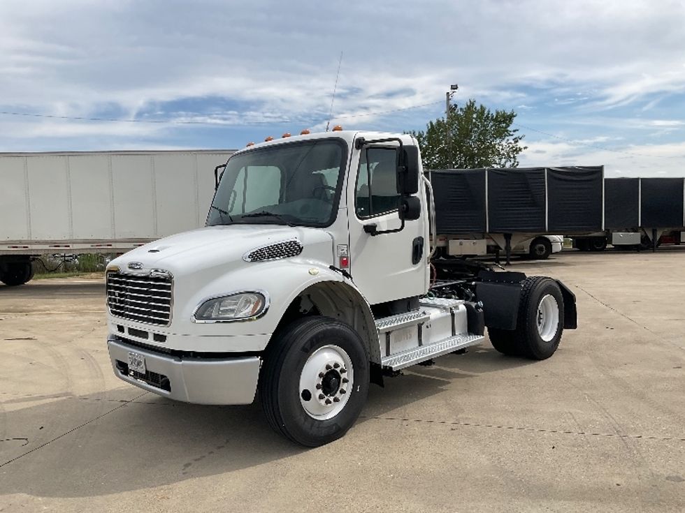Day Cab Tractor-Heavy Duty Tractors-Freightliner-2018-M2-Oakland-KY-103,400\n\t\tmiles-$ 48,000 - Image 3