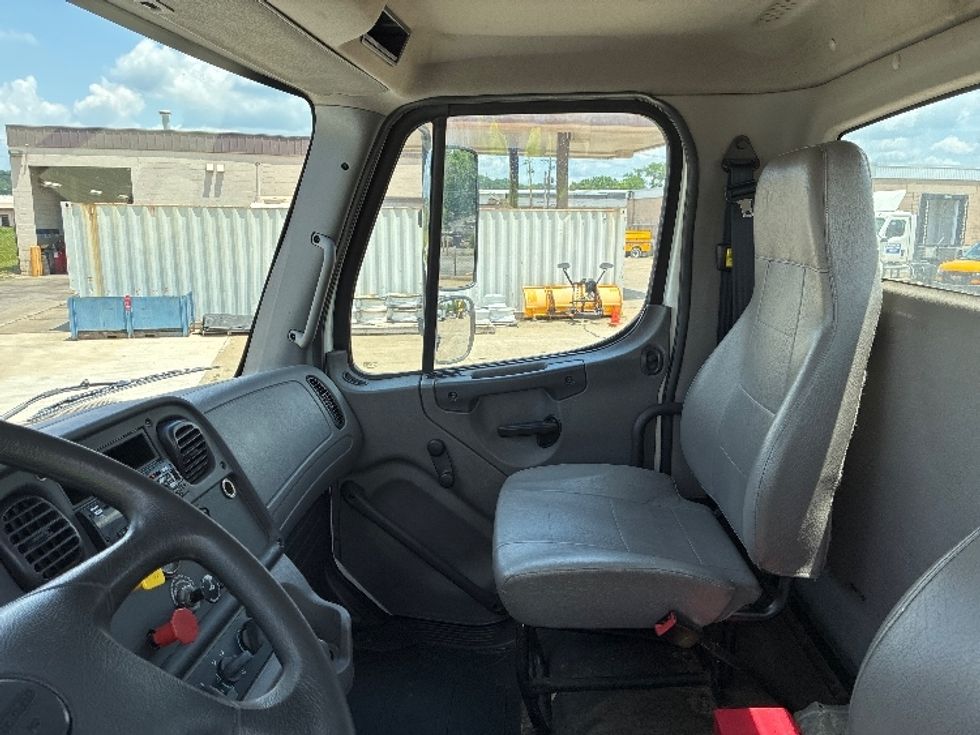 Day Cab Tractor-Heavy Duty Tractors-Freightliner-2018-M2-Parkersburg-WV-244,003\n\t\tmiles-$ 41,250 - Image 10