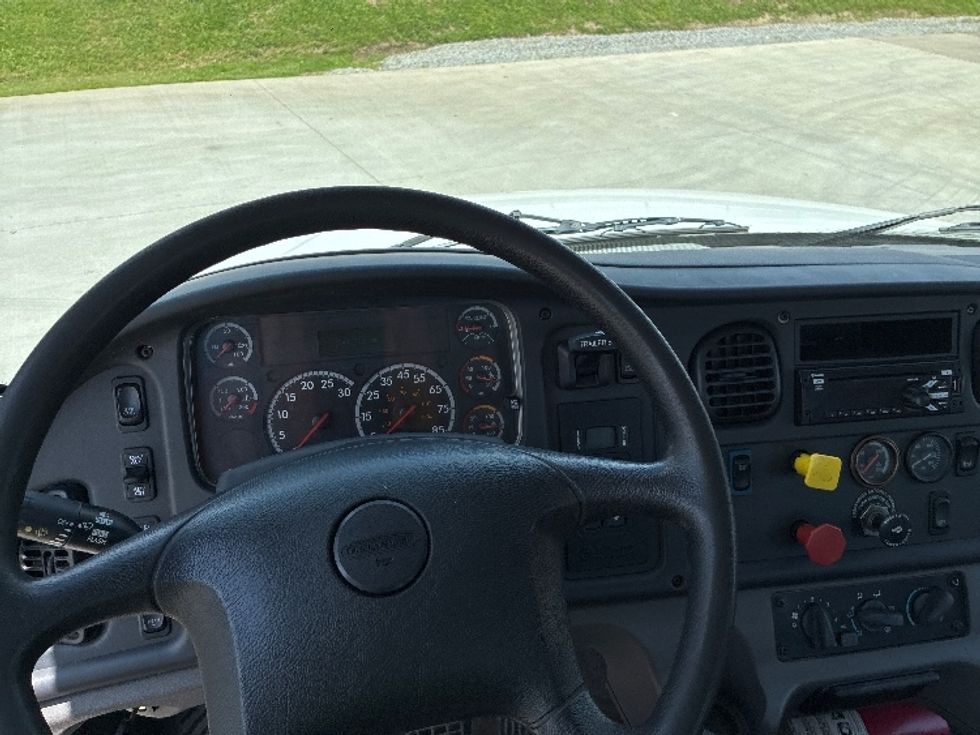 Day Cab Tractor-Heavy Duty Tractors-Freightliner-2018-M2-Parkersburg-WV-244,003\n\t\tmiles-$ 41,250 - Image 11