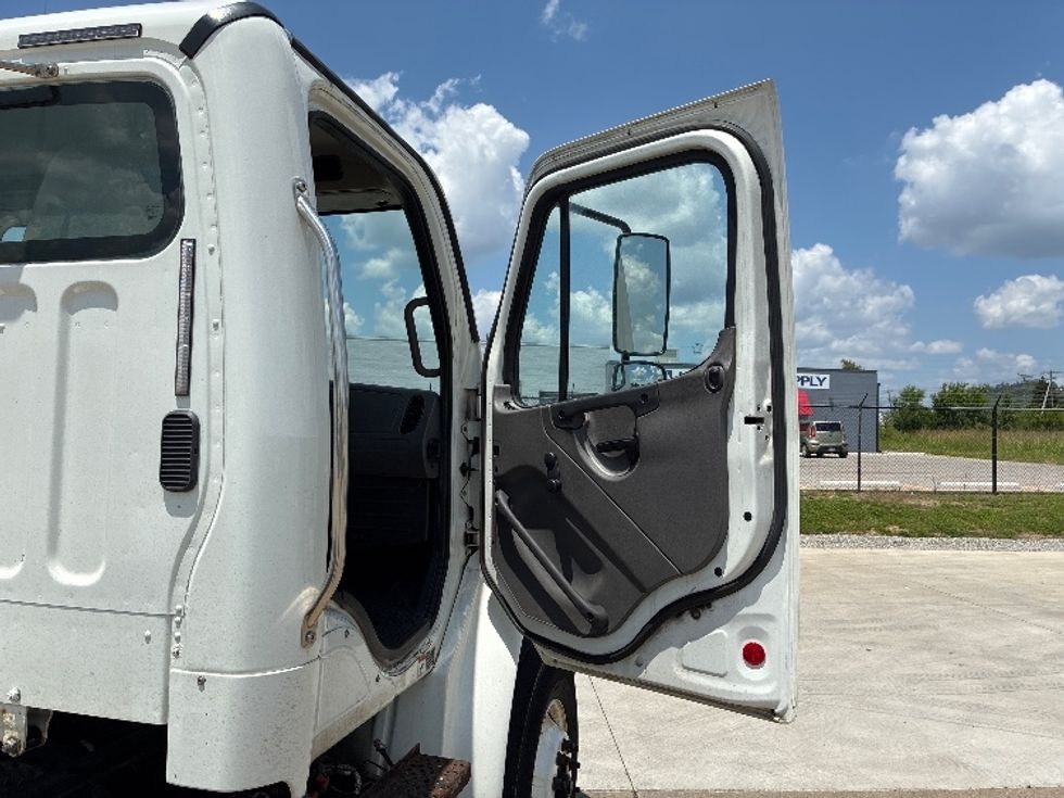 Day Cab Tractor-Heavy Duty Tractors-Freightliner-2018-M2-Parkersburg-WV-244,003\n\t\tmiles-$ 41,250 - Image 12