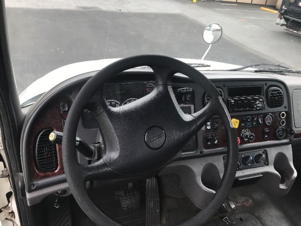 Day Cab Tractor-Heavy Duty Tractors-Freightliner-2018-M2-West Sacramento-CA-176,149\n\t\tmiles-$ 53,250 - Image 11